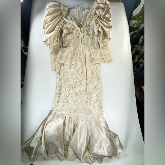 Lorrie Kabala vintage lace gown puff sleeve mermaid ivory size 10 - Picture 6 of 16